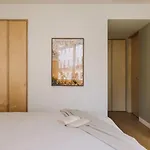 Saleh - 2 Bedrooms, Pool, Gym, Terrace In Santos